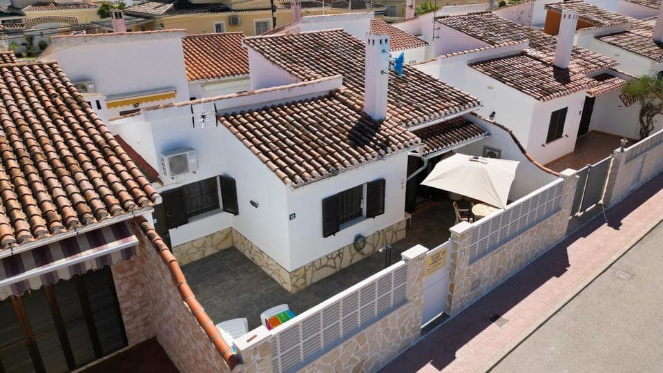 Property building, Bird's eye view, City view, Street view