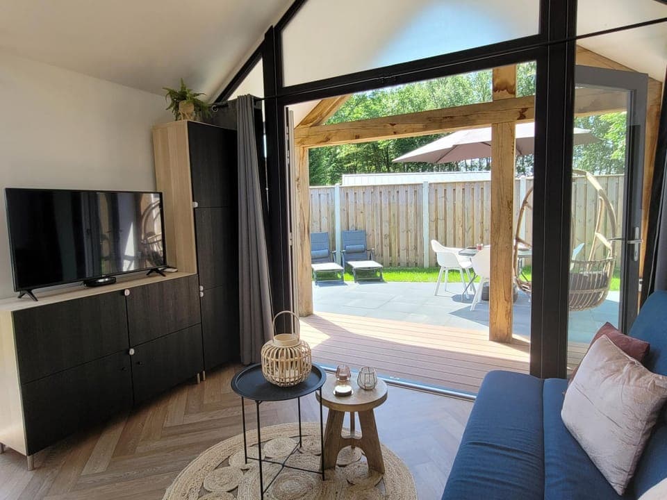 Property building, Garden, TV and multimedia