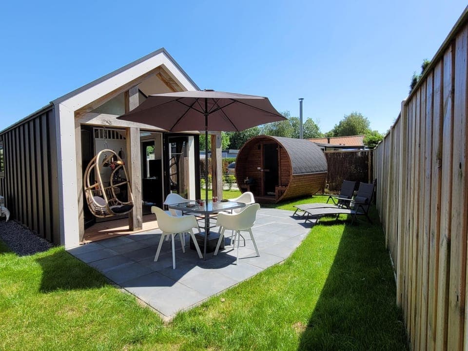 Property building, Garden, Sauna