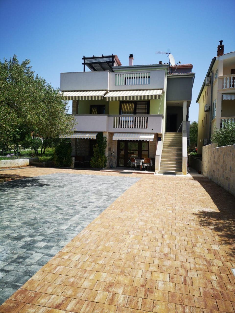 Property building, Area and facilities