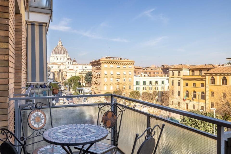 View (from property/room), Balcony/Terrace, City view, Landmark view