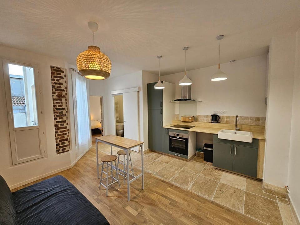 Kitchen or kitchenette, Living room