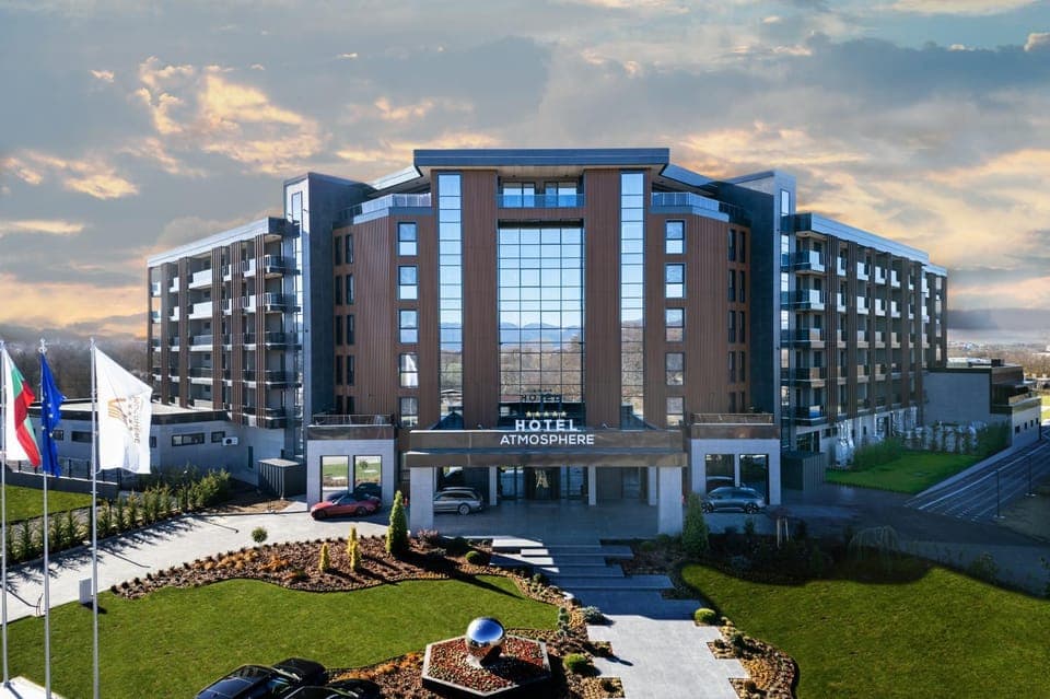 Property building, Facade/entrance