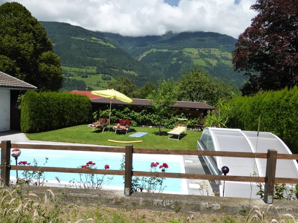 Swimming pool, Swimming pool