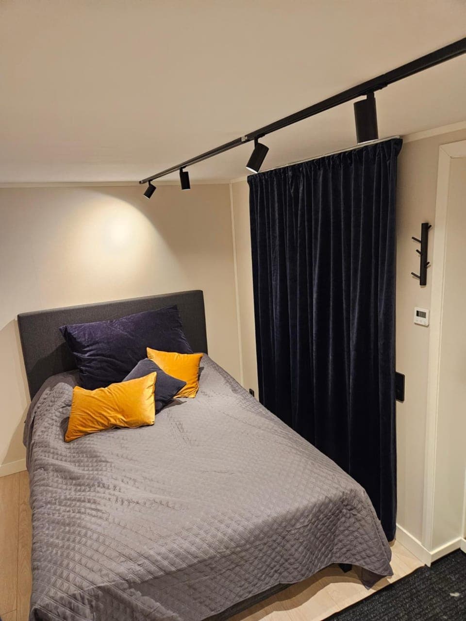 Bed, Living room, Bedroom