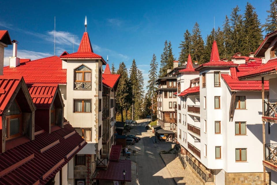 Property building, Day, City view