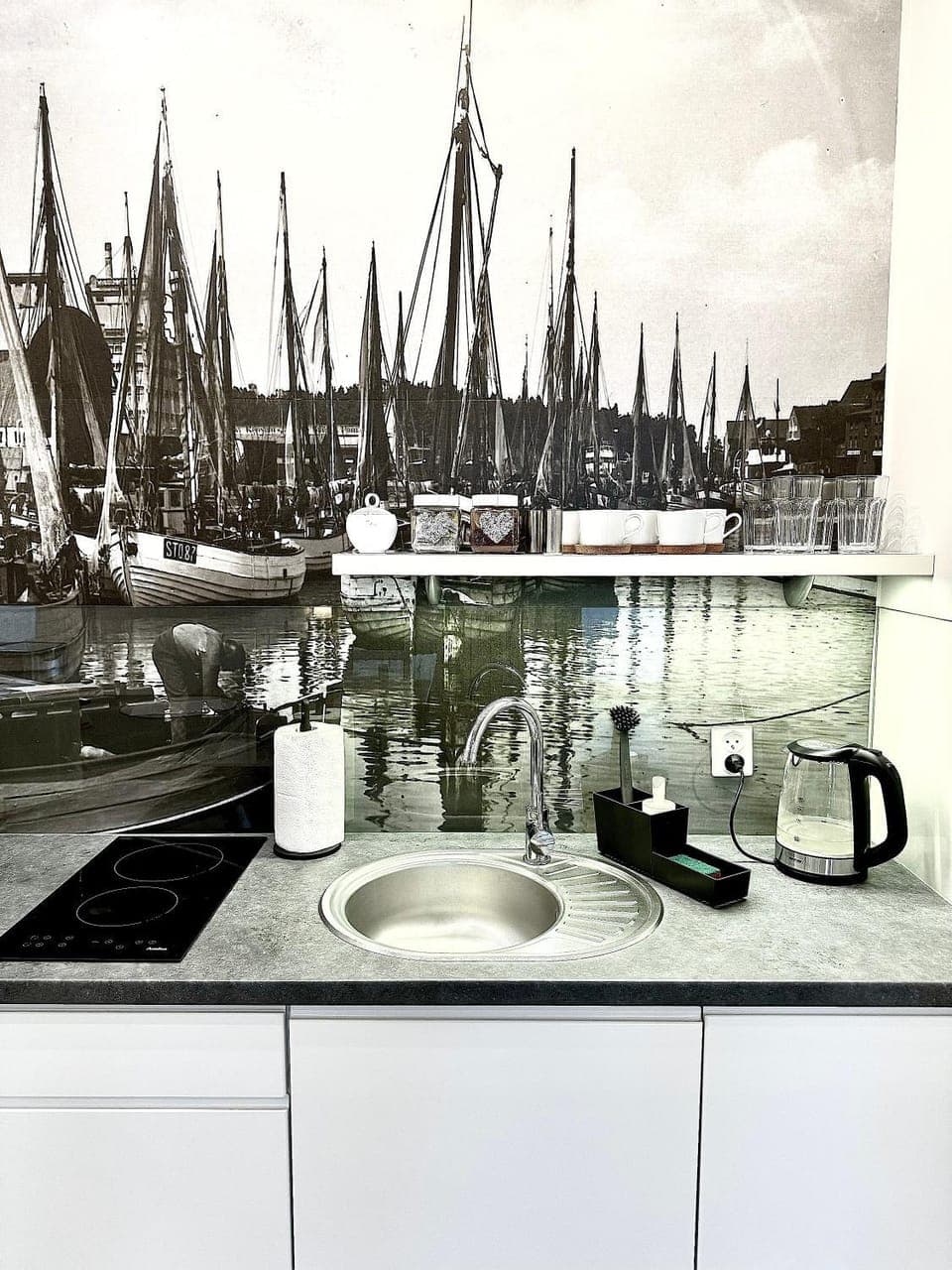 Restaurant/places to eat, Natural landscape, Coffee/tea facilities, Kitchen or kitchenette, Dining area, Beach, Pets, River view, Sea view, dishwasher