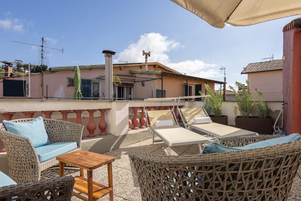 View (from property/room), Balcony/Terrace, Seating area, Dining area, Sea view, sunbed