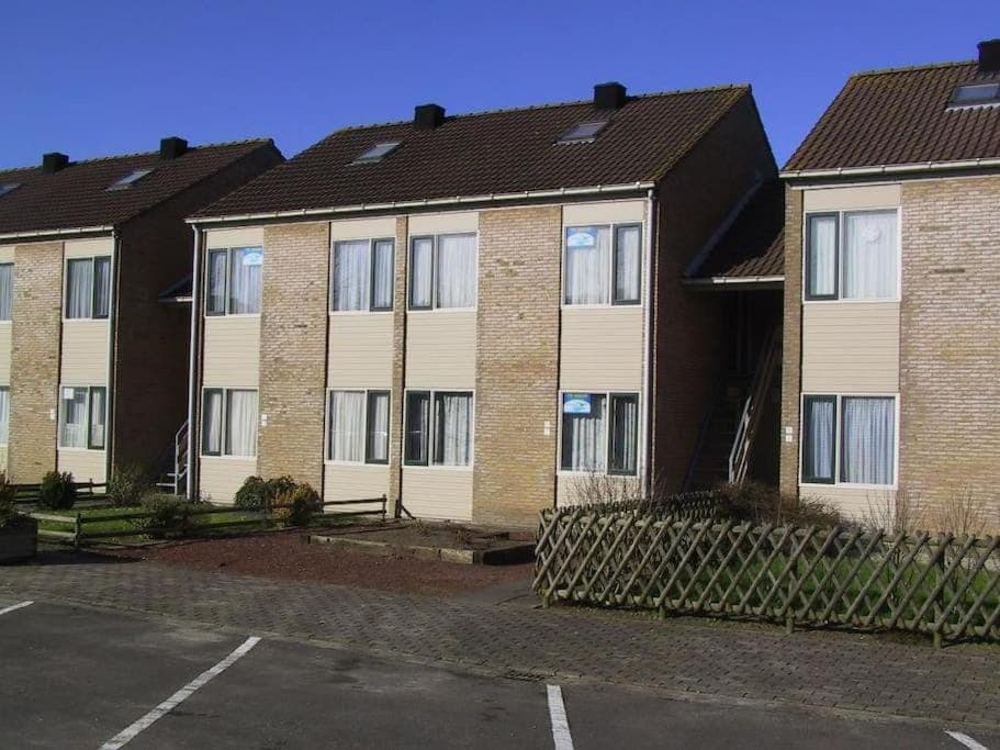 Property building, Day