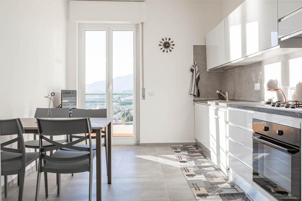 Kitchen or kitchenette, Dining area, dishwasher, minibar, pet friendly, stove