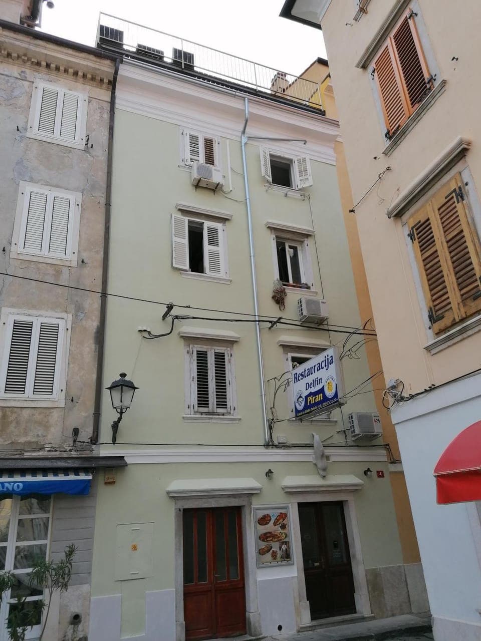 Property building, Facade/entrance