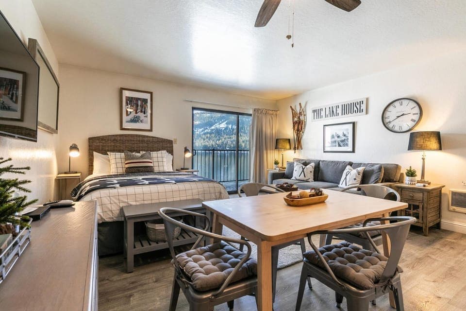 Photo of the whole room