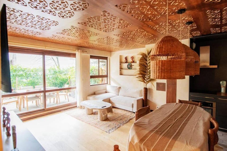 Living room, Seating area, Dining area, Garden view