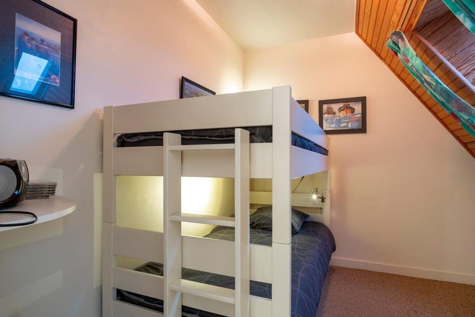 Bed, Bedroom, bunk bed