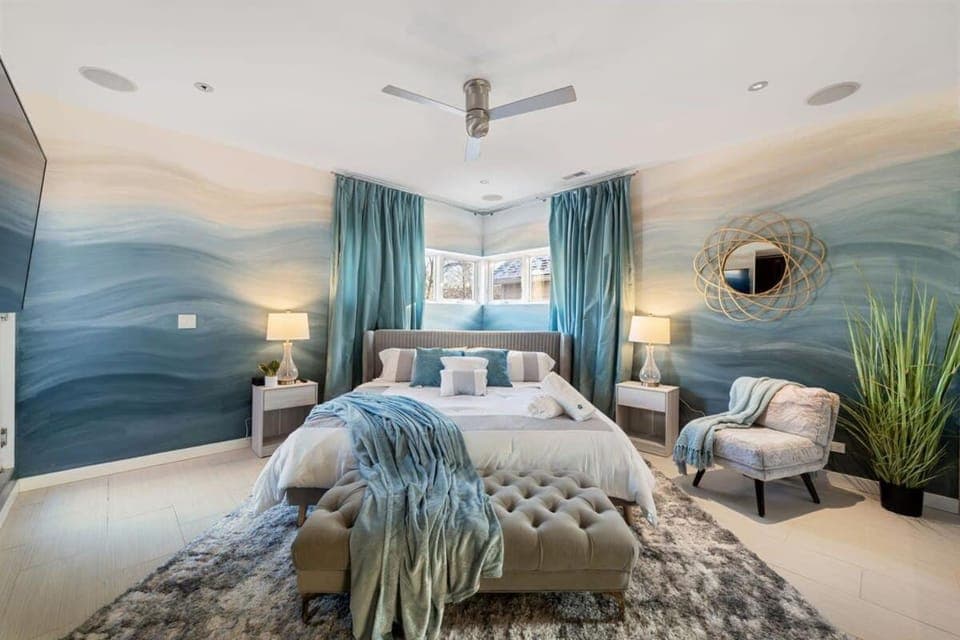 5BR 5BA Architectural Estate-Theatre Gym Rooftop House in Chicago
