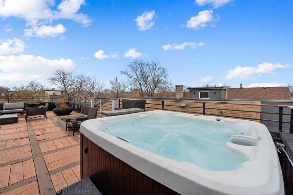 5BR 5BA Architectural Estate-Theatre Gym Rooftop House in Chicago