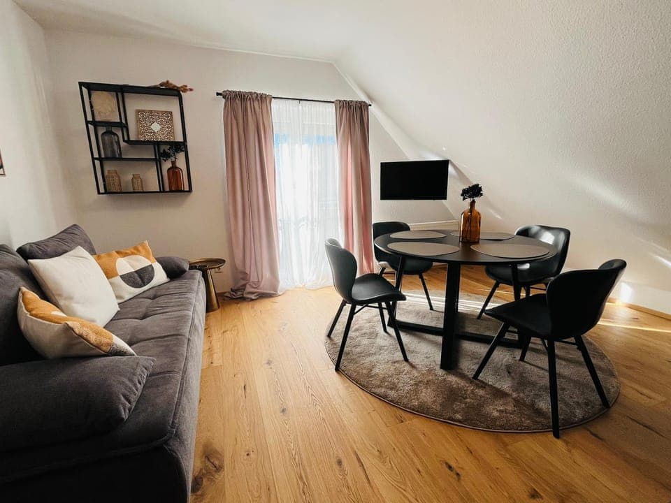 Living room, Dining area