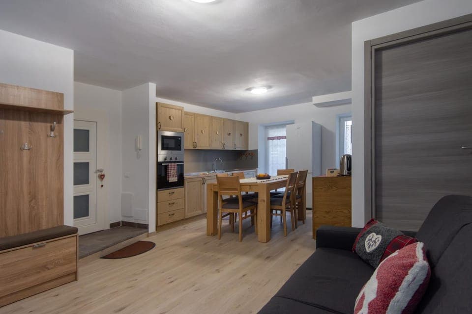 Kitchen or kitchenette, Living room, Dining area