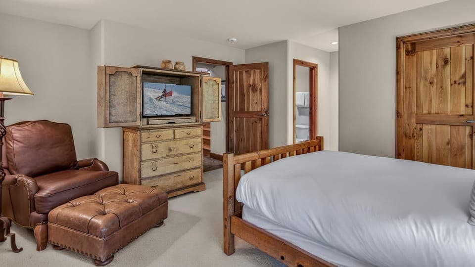 Bed, TV and multimedia, Bedroom, furniture