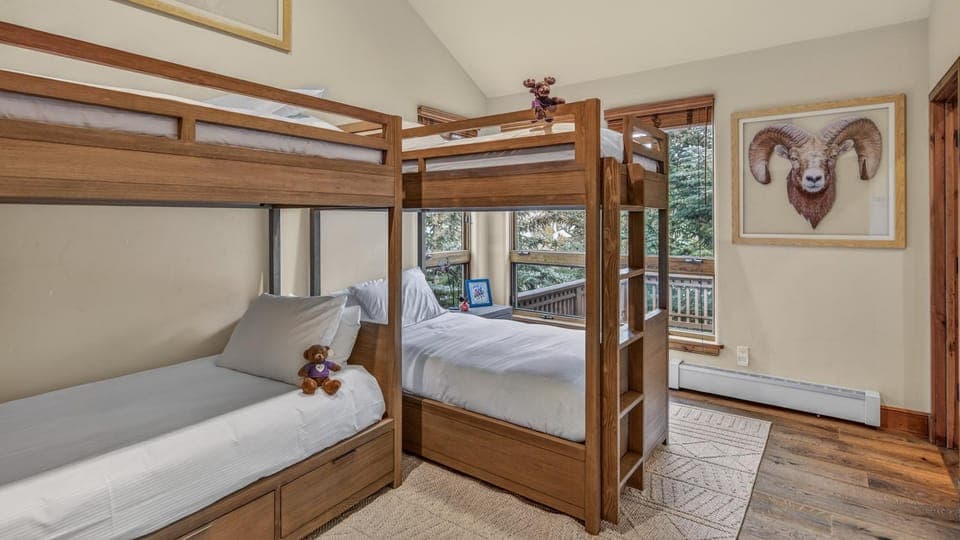 Bed, Bedroom, bunk bed