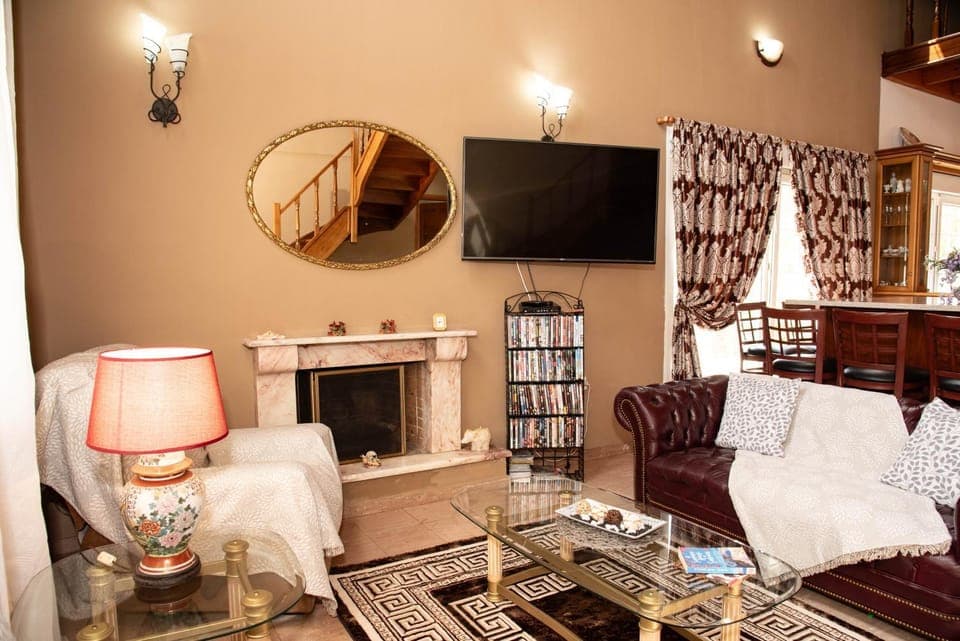 TV and multimedia, Living room, Seating area