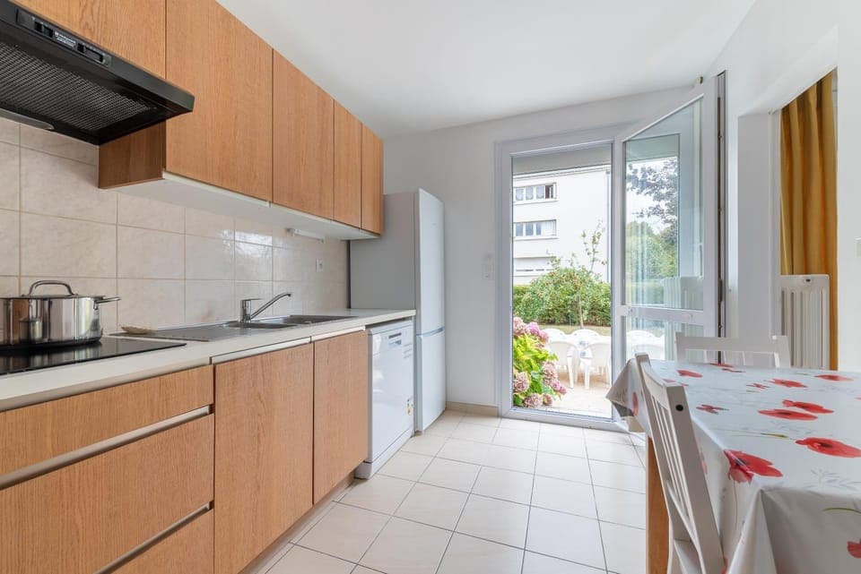 microwave, oven, stove, kitchen