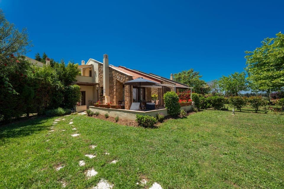 Property building, Natural landscape, Summer, Garden, View (from property/room), Garden view, Location