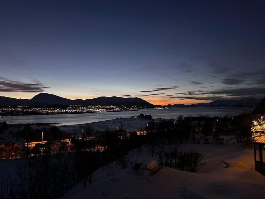 Mountain view, Sea view