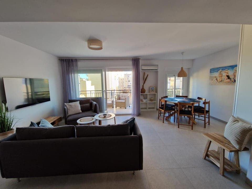 APARTAMENTO AQUAMARINA J&B SOLO FAMILIAS Apartment in Gandia
