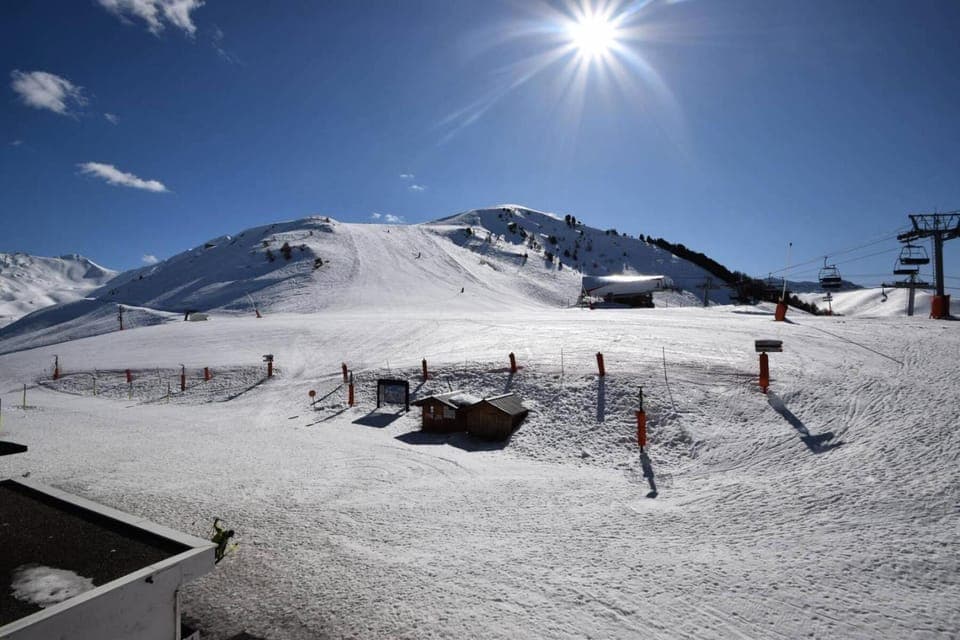 Skiing, Mountain view