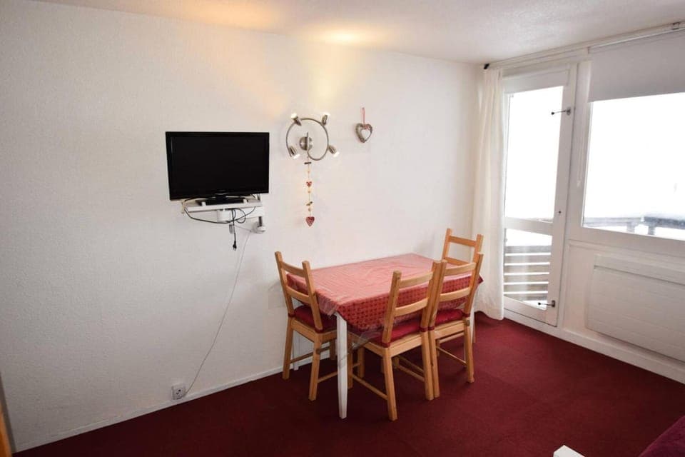 Bed, TV and multimedia