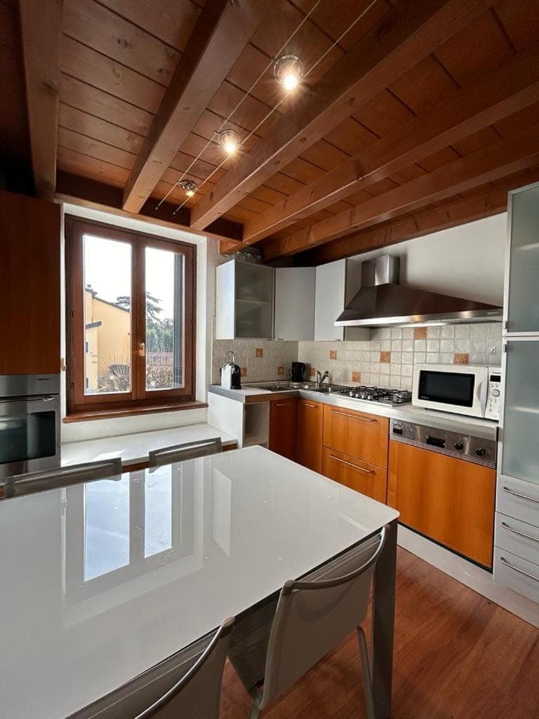 Kitchen or kitchenette, Dining area, dishwasher, minibar, stove