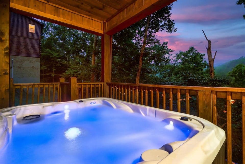 Classic Log Cabin Hot Tub, Pool, Games & Dogs OK Cabin in Sevierville
