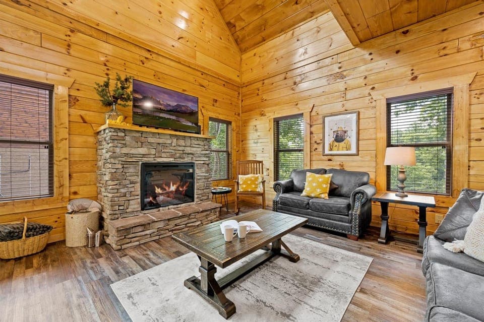 Classic Log Cabin Hot Tub, Pool, Games & Dogs OK Cabin in Sevierville