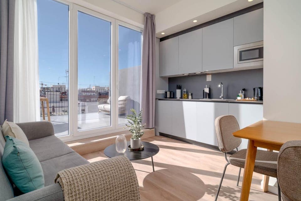 View (from property/room), Balcony/Terrace, Kitchen or kitchenette