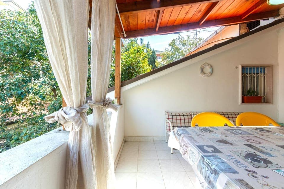 View (from property/room), Balcony/Terrace, Dining area