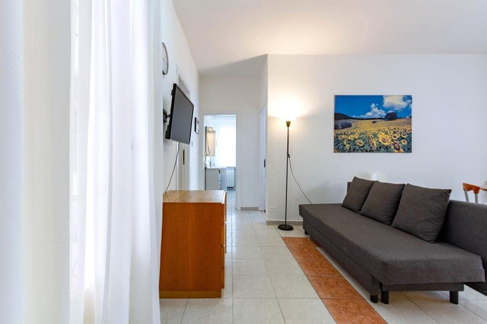 Communal lounge/ TV room, TV and multimedia, Living room, Seating area, Evening entertainment