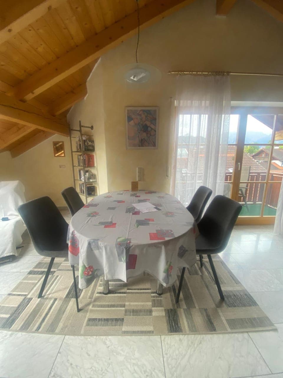 Seating area, Dining area