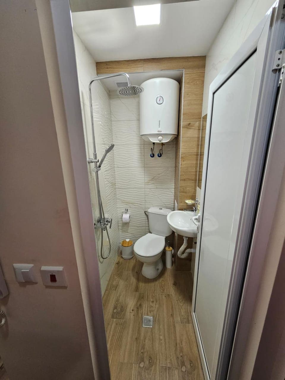 Shower, Toilet, Bathroom