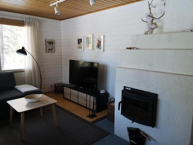 Communal lounge/ TV room, TV and multimedia, Living room, Seating area, flat iron