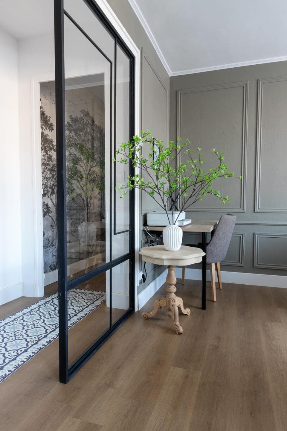 Decorative detail, Seating area