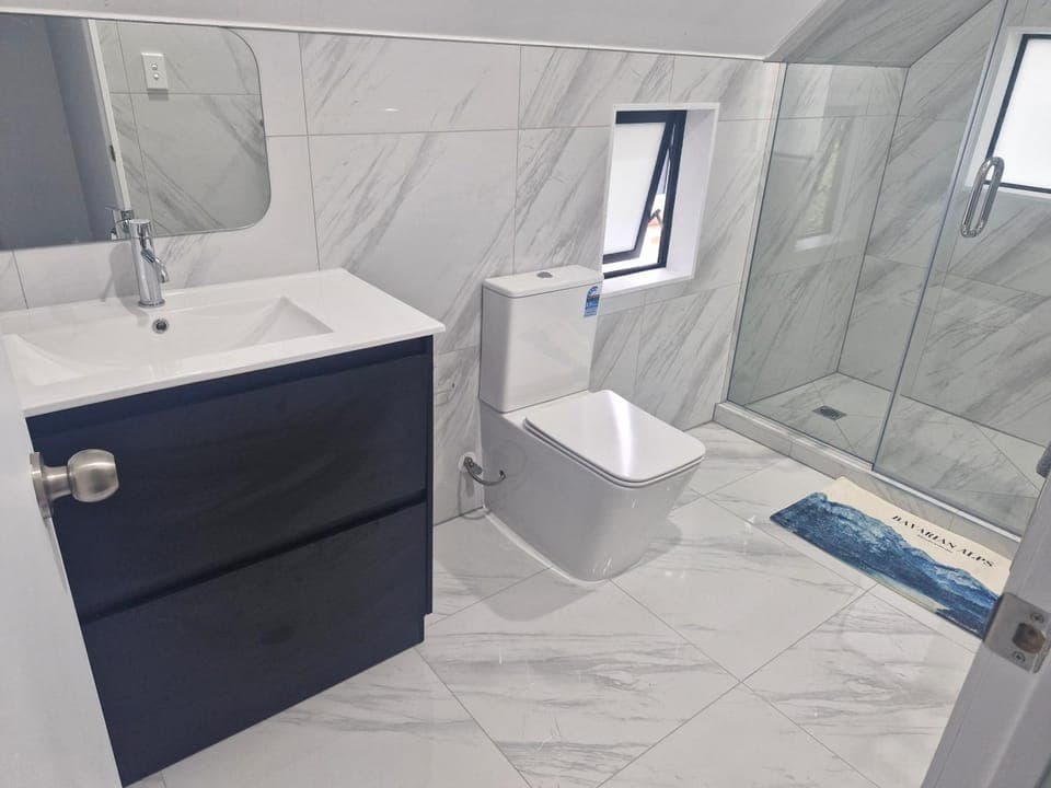 Shower, Toilet, Bathroom