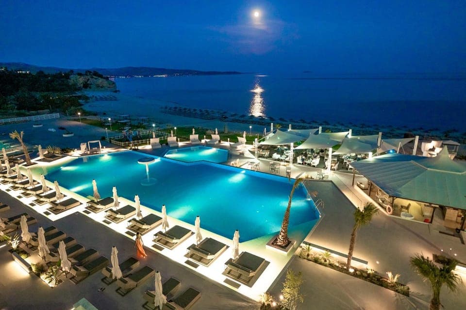 Night, Natural landscape, Pool view, Sea view, Swimming pool, sunbed