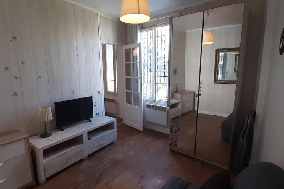 Bed, Living room, Bedroom, wardrobe