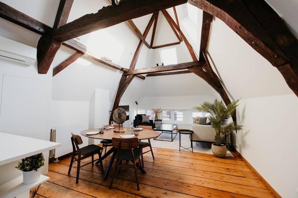 Living room, Seating area, Dining area