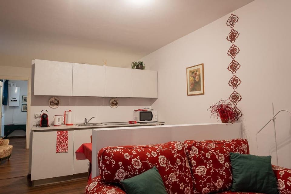 Kitchen or kitchenette, Living room