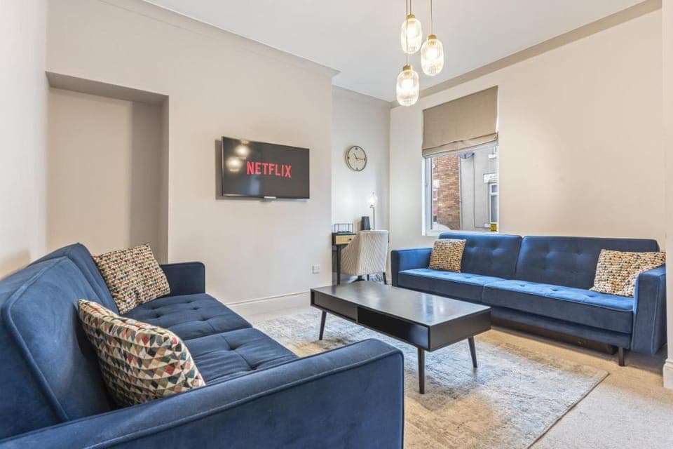 TV and multimedia, Living room, Seating area