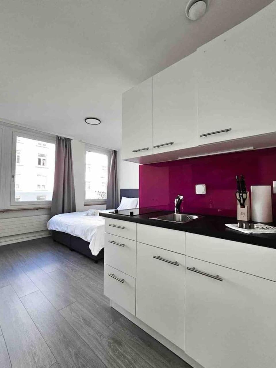 Bed, Kitchen or kitchenette, Bedroom, stove