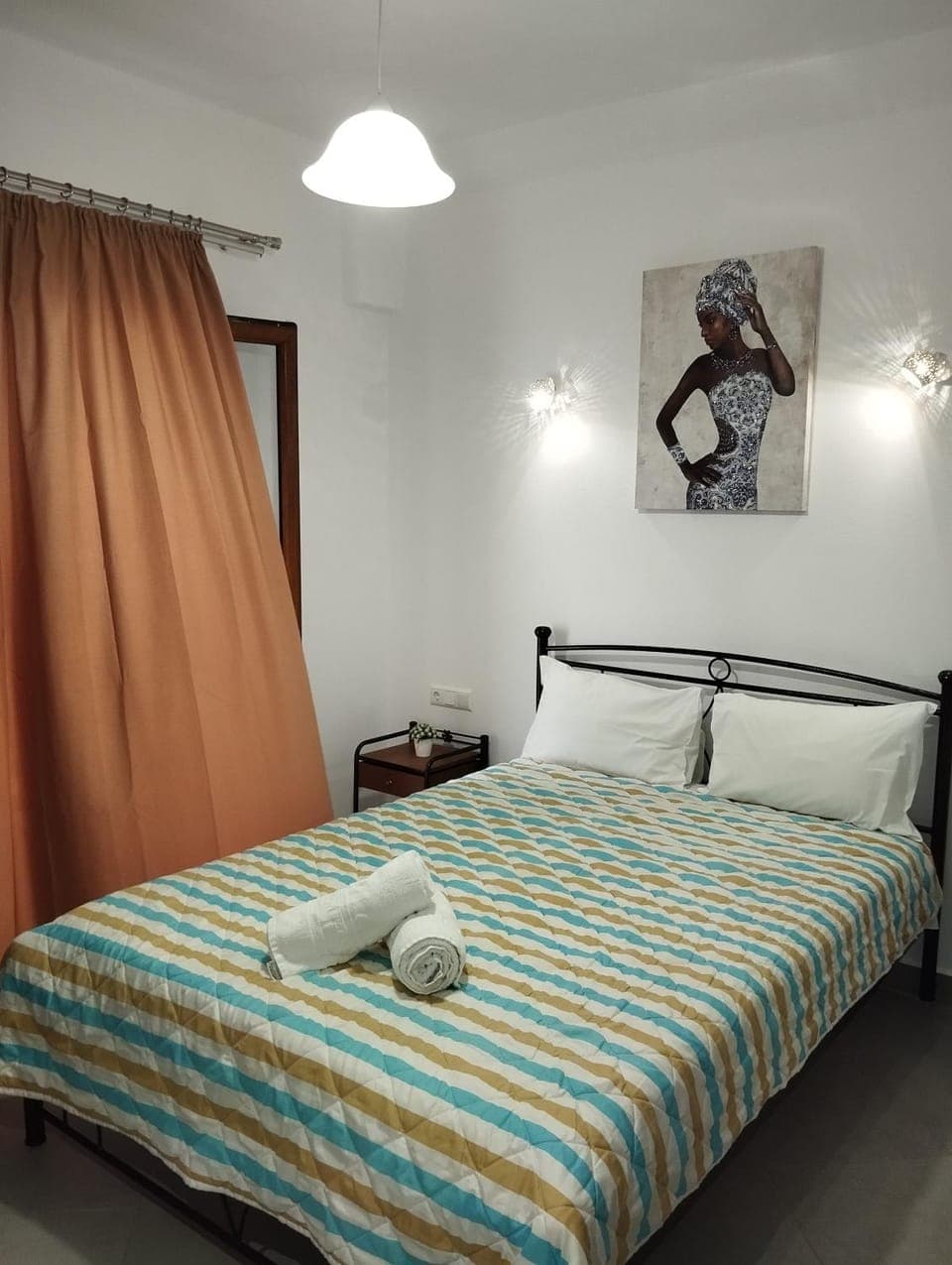 Bed, Photo of the whole room, Bedroom