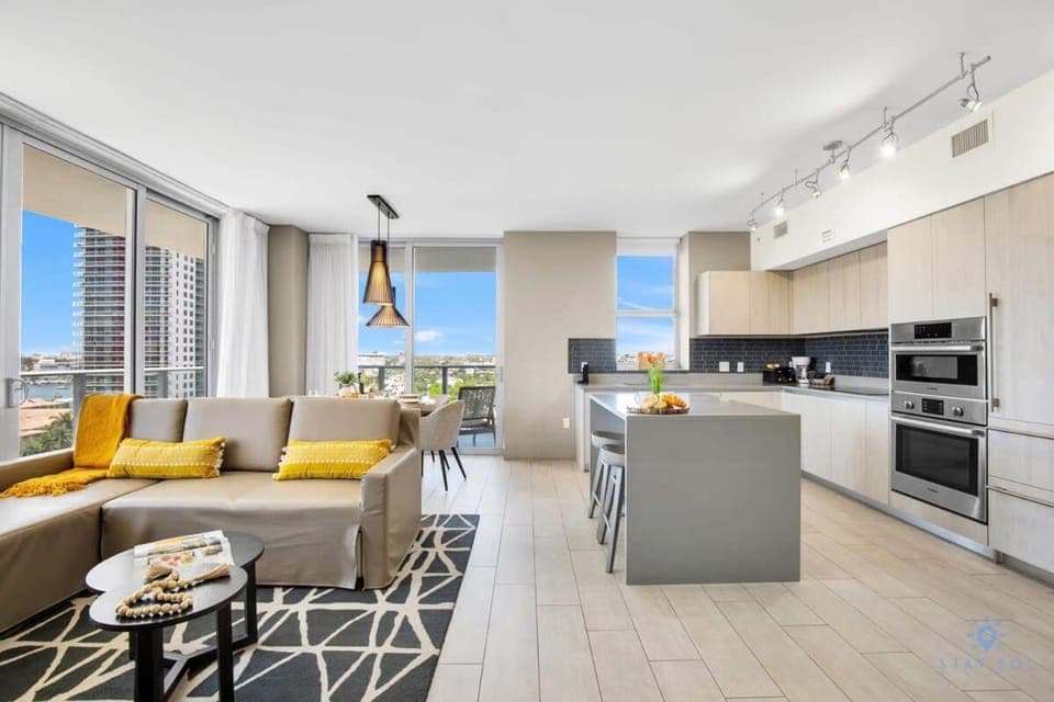 Kitchen or kitchenette, Living room